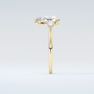 2.0 CT Pear Cut Three Stone Moissanite Engagement Ring 5