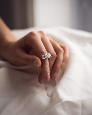 3.0 CT Oval Cut Three Stones Moissanite Engagement Ring