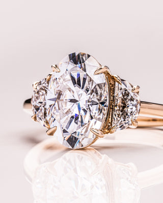 4.0 CT Oval Cut Three Stones Moissanite Engagement Ring