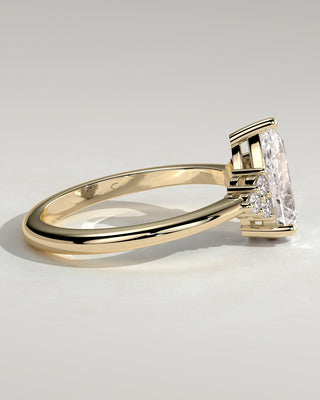 2.0 CT Pear Cluster Moissanite Engagement Ring