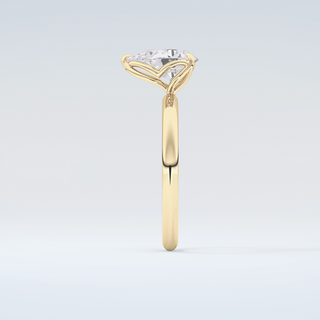 2.0 CT Pear Cut Solitaire Moissanite Engagement Ring 5