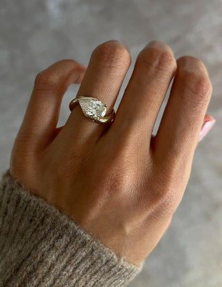 2.5 CT Pear East West Swirl Solitaire Lab Grown Engagement Ring