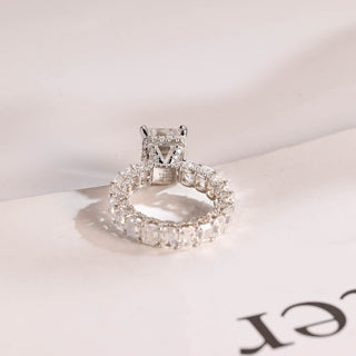 Stunning 1.0 - 2.0 CT Emerald Moissanite Engagement Ring With Hidden Halo Design 3