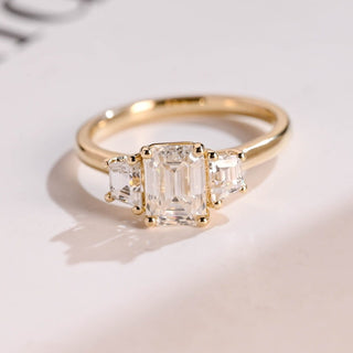 Stunning 1.0 - 2.0 CT Emerald Moissanite Engagement Ring with Three Stone Design 1