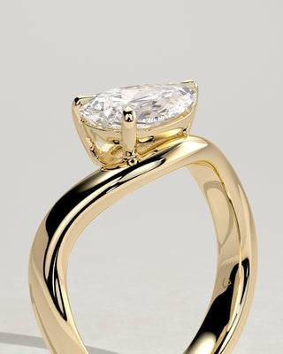 2.0 CT Pear Curved & Solitaire Moissanite Engagement Ring