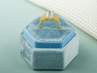 Stunning 1.0 - 2.0 CT Emerald Moissanite Engagement Ring With Cluster Design 5