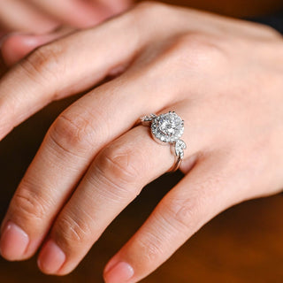 Stunning 1.0 - 2.0 CT Oval Moissanite Engagement Ring with Cluster Design 2