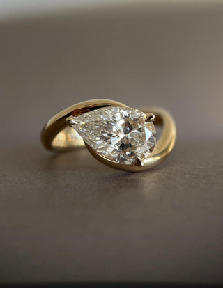 2.5 CT Pear East West Swirl Solitaire Lab Grown Engagement Ring