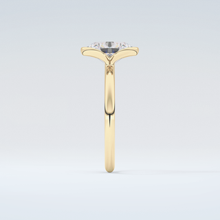 2.0 CT Oval Cut Solitaire Style Moissanite Engagement Ring 5