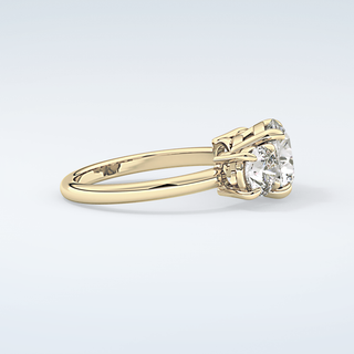2.0 CT Round Cut Three Stone Moissanite Engagement Ring 4