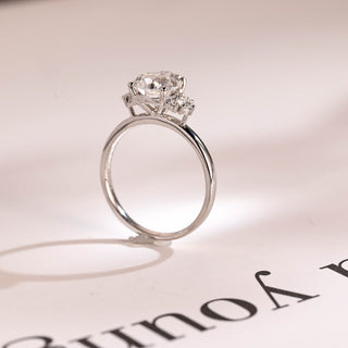 Stunning 1.0 - 2.0 CT Pear Moissanite Engagement Ring with Cluster Design 8