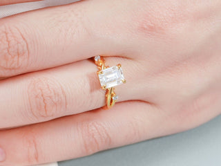 Stunning 1.0 - 2.0 CT Emerald Moissanite Engagement Ring with Twisted Pave Design 7