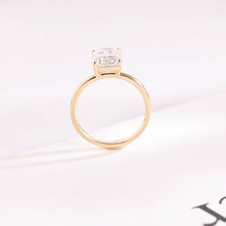 Stunning 1.0 - 2.0 CT Emerald Moissanite Engagement Ring with Solitaire Design 10