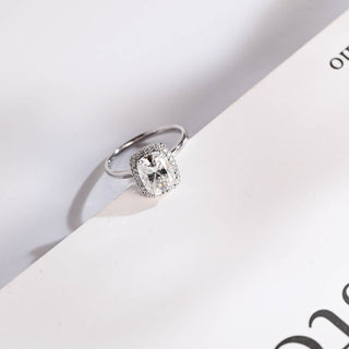 Stunning 1.0 - 2.0 CT Elongated Cushion Moissanite Engagement Ring With Halo Design 3