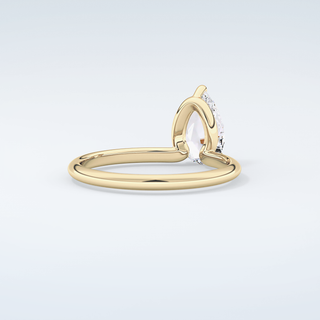 2.0 CT Pear Cut Solitaire Moissanite Engagement Ring 3