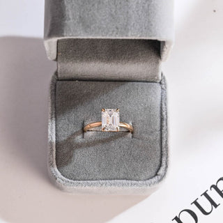 Stunning 1.0 - 2.0 CT Emerald Moissanite Engagement Ring with Solitaire Design 6