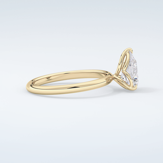 2.0 CT Pear Cut Solitaire Moissanite Engagement Ring 4