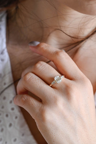 Stunning 1.0 - 2.0 CT Emerald Moissanite Engagement Ring with Three Stone Design 2