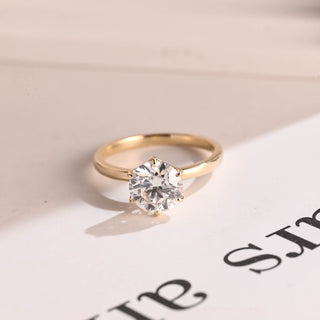 Stunning 0.5 - 1.5 CT Round Moissanite Engagement Ring With Solitaire Design 1