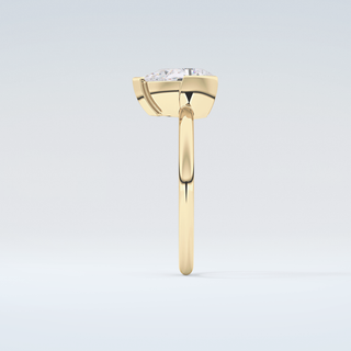 2.0 CT Pear Cut Solitaire Style Moissanite Engagement Ring 5