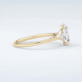 2.0 CT Oval Cut Three Stone Moissanite Engagement Ring 4