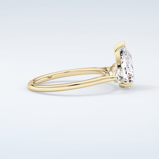 2.0 CT Pear Cut Three Stone Moissanite Engagement Ring 4