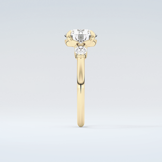 2.0 CT Round Cut Three Stone Moissanite Engagement Ring 5