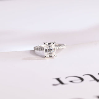 Stunning 1.0 - 2.0 CT Emerald Moissanite Engagement Ring With Hidden Halo Design 1