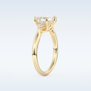Elegant 1.31 CT Three Stone Engagement Ring Featuring Emerald Moissanite