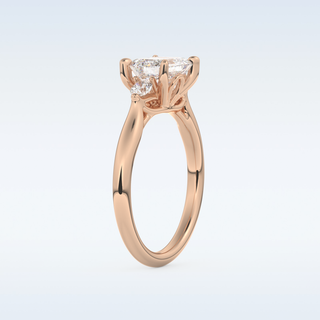 Elegant 1.31 CT Three Stone Engagement Ring Featuring Emerald Moissanite