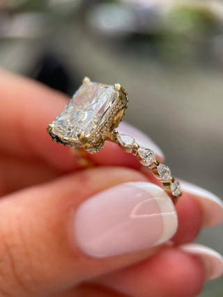 Marquise Solitaire With Tulip Prongs Lab Grown Diamond Engagement Ring