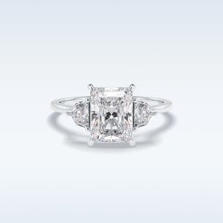 Elegant 2.5 CT Three Stones Engagement Ring Featuring Radiant Moissanite