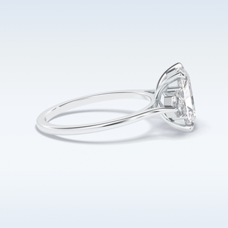 Elegant 2.5 CT Three Stones Engagement Ring Featuring Radiant Moissanite