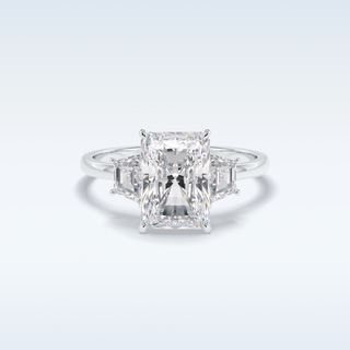 Elegant 3.0 CT Three Stones Engagement Ring Featuring Radiant Moissanite