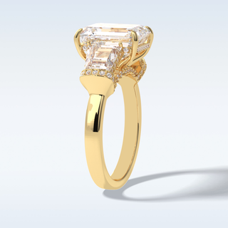 Elegant 4.0 CT Three Stones Engagement Ring Featuring Emerald Moissanite