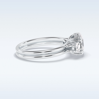 Elegant 3.0 CT Three Stones Engagement Ring Featuring Round Moissanite