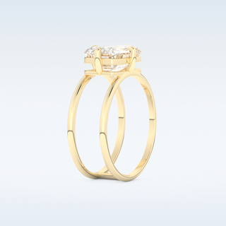 2.51 CT Solitaire Engagement Ring Featuring Emerald Moissanite