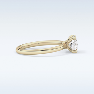 Stunning 1.03 CT Solitaire Engagement Ring Featuring Round Moissanite