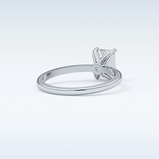 Stunning 1.02 CT Solitaire Engagement Ring Featuring Emerald Moissanite