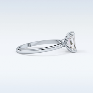 Stunning 1.02 CT Solitaire Engagement Ring Featuring Emerald Moissanite