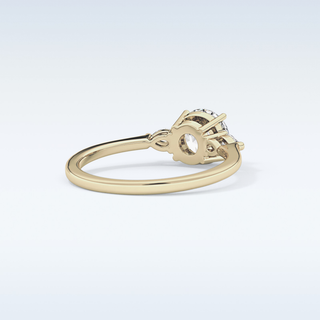 Elegant 1.03 CT Three Stones Engagement Ring Featuring Round Moissanite