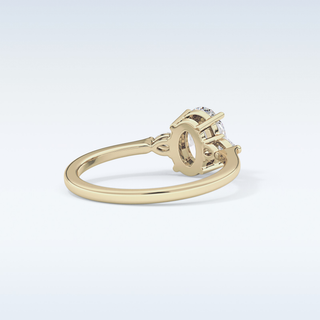 Elegant 1.0 CT Three Stones Engagement Ring Featuring Oval Moissanite