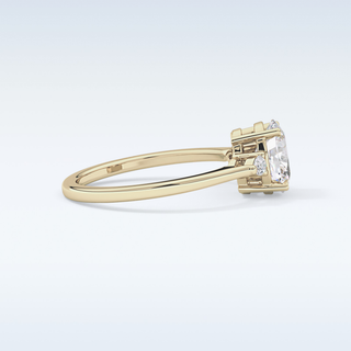 Elegant 1.0 CT Three Stones Engagement Ring Featuring Oval Moissanite