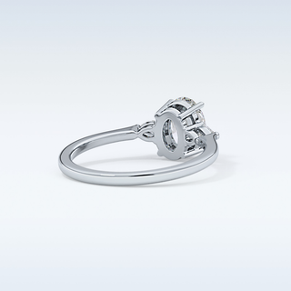 Elegant 1.0 CT Three Stones Engagement Ring Featuring Oval Moissanite