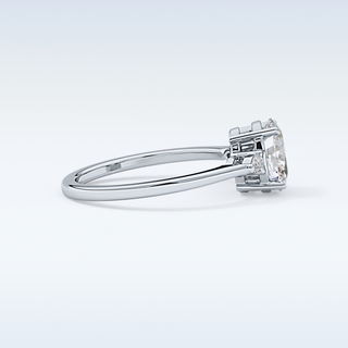 Elegant 1.0 CT Three Stones Engagement Ring Featuring Oval Moissanite