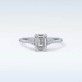 Elegant 1.02 CT Three Stones Engagement Ring Featuring Emerald Moissanite