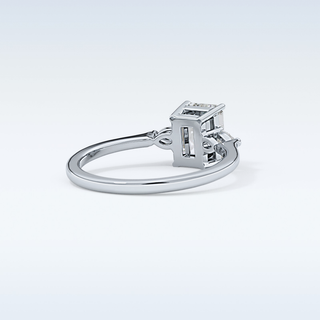 Elegant 1.02 CT Three Stones Engagement Ring Featuring Emerald Moissanite