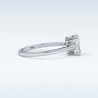Elegant 1.02 CT Three Stones Engagement Ring Featuring Emerald Moissanite