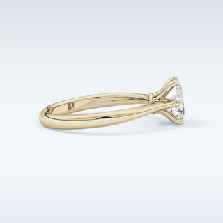 Stunning 1.0 CT Cathedral Solitaire Engagement Ring Featuring Oval Moissanite