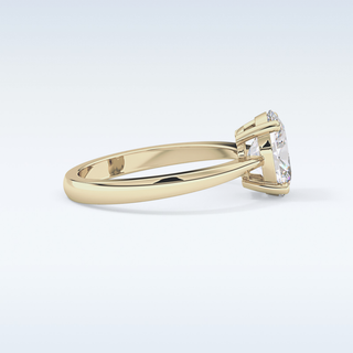 Stunning 1.67 CT Solitaire Engagement Ring Featuring Oval Moissanite